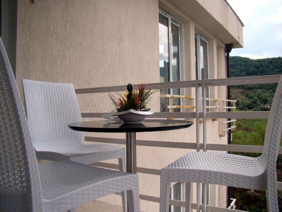 Exclusive Apartment Тирана Экстерьер фото