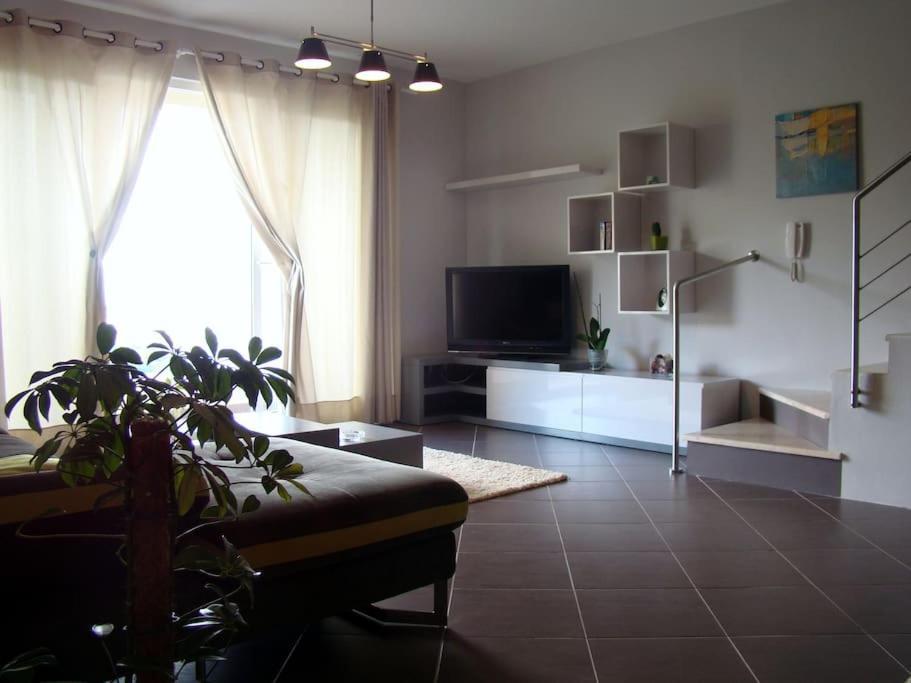 Exclusive Apartment Тирана Экстерьер фото