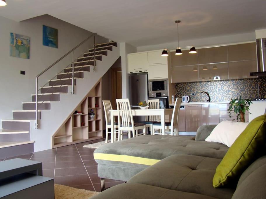 Exclusive Apartment Тирана Экстерьер фото