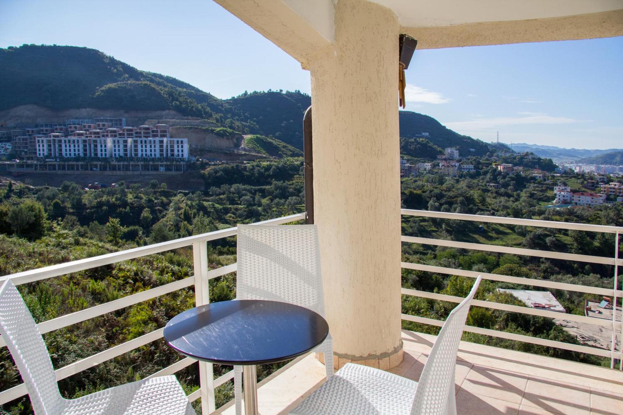 Exclusive Apartment Тирана Экстерьер фото