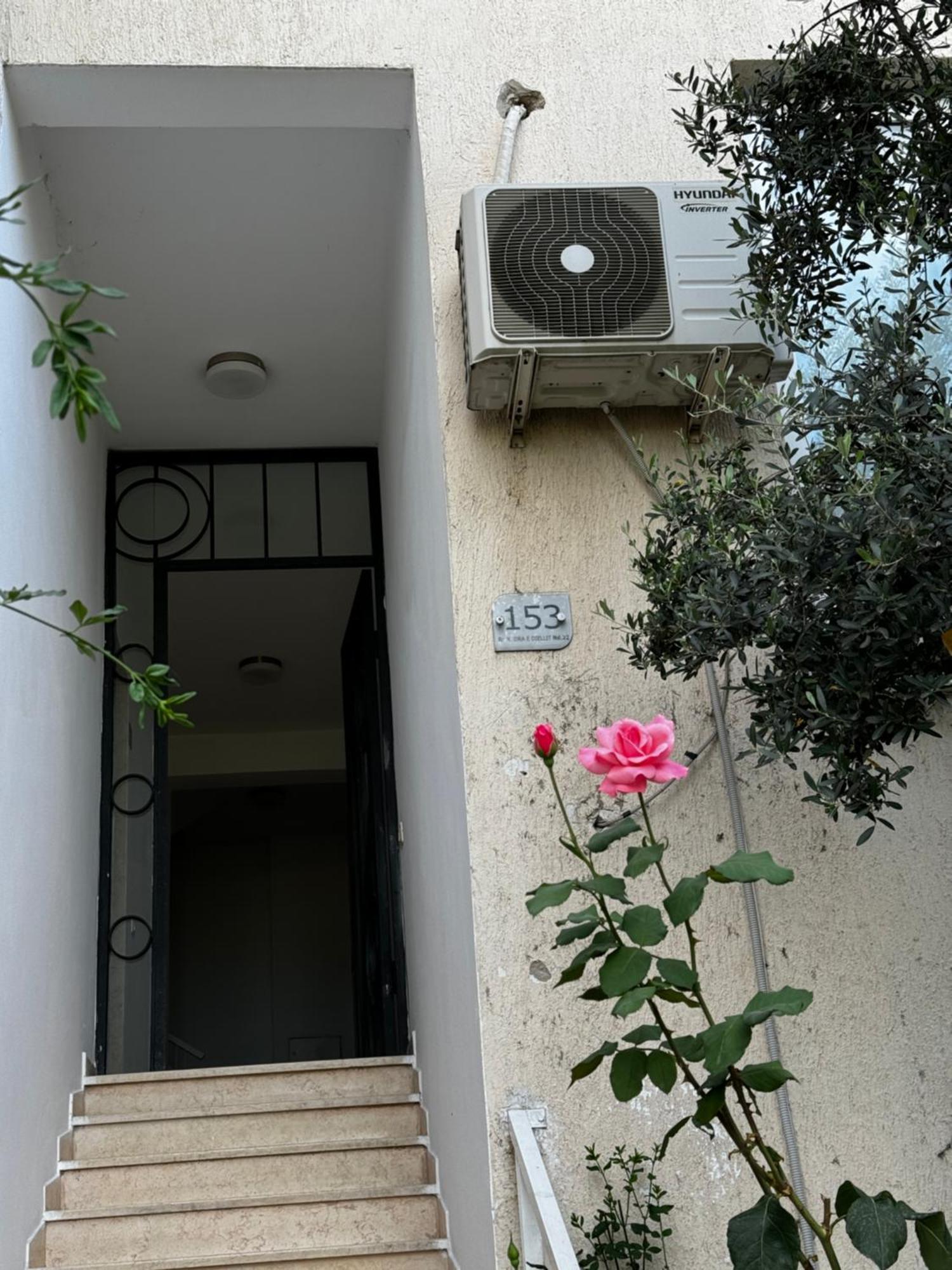 Exclusive Apartment Тирана Экстерьер фото